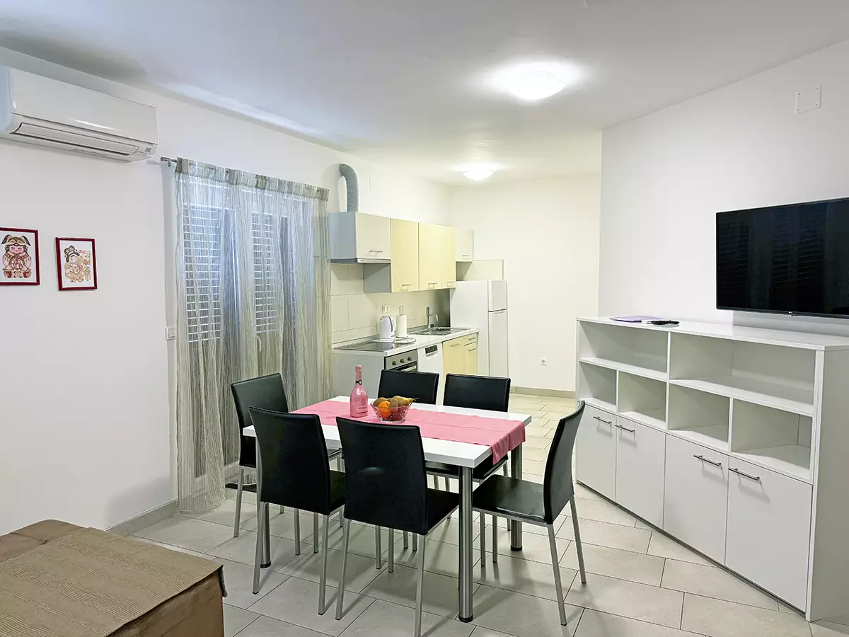 Apartment 2 photo 1