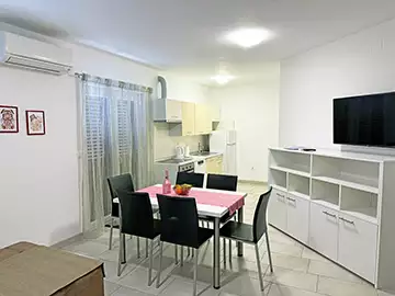 Apartment 2 photo 1