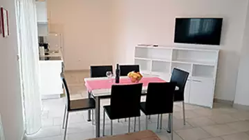 Apartment 2 photo 2