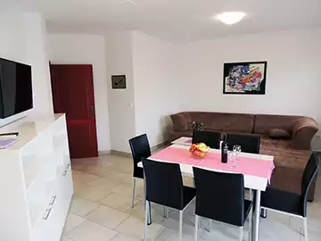 Apartment 2 photo 3