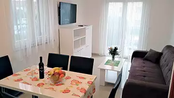 Apartment 3 photo 1