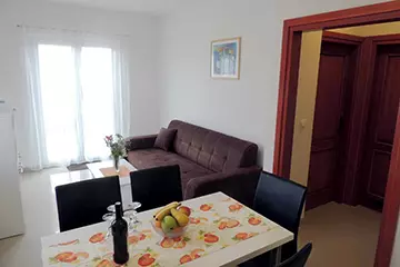 Apartment 3 photo 3