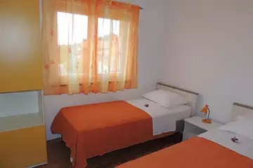 Apartment 6 photo 5