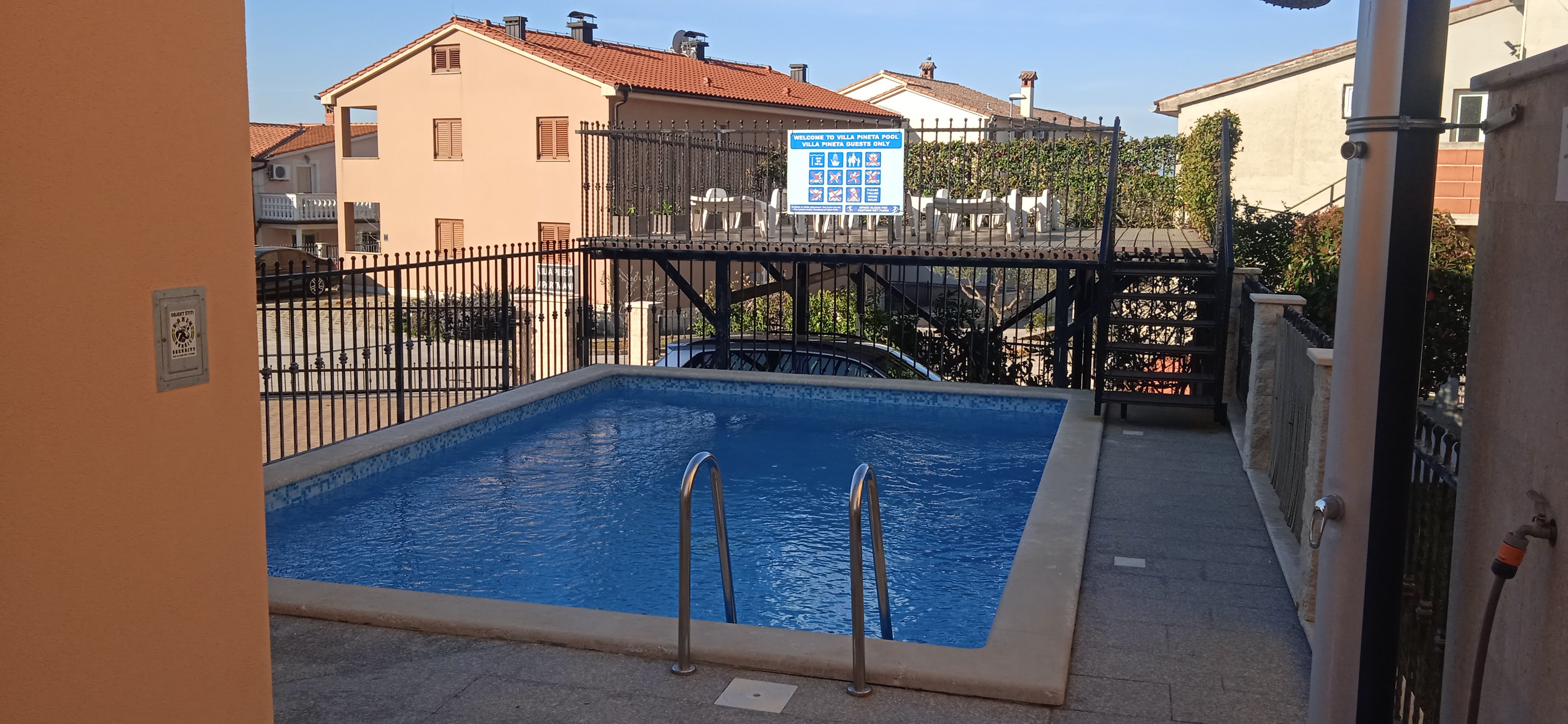 Pool photo 3
